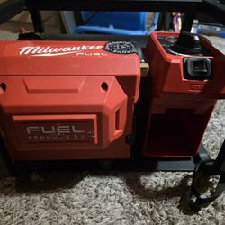 Milwaukee Cordless Air Compressor 