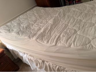 Customatic Queen Size Adjustable Bed Frame and Mattress