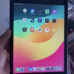 $90 • iPad 6th generation Sim card + WiFi Unlocked  everything is good. Can download games apps  iPad 6th generation Sim card + WiFi Unlocked  everyth