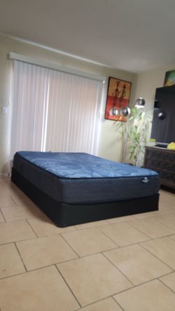 VERY NICE LIKE NEW QUEEN SIZE SERTA HYBRID MATTRESS AND BOXSPRING FOR SALE! IN EXCELLENT CONDITION, FREE DELIVERY