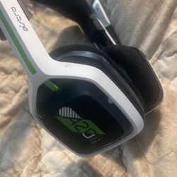 Astro 820 wireless headset