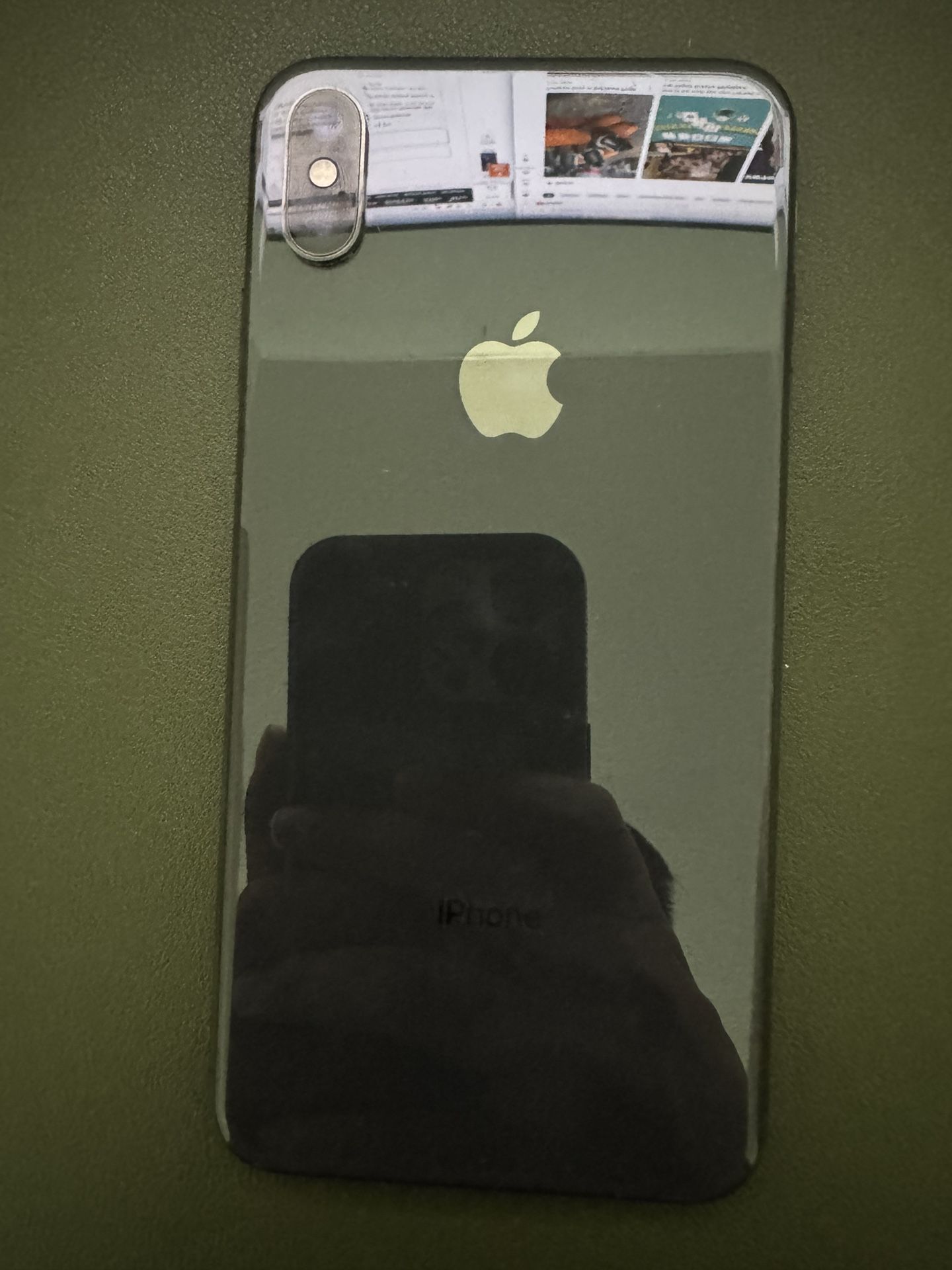 Apple iPhone XS Max 256GB Unlocked Space Gray (Cracked Screen)