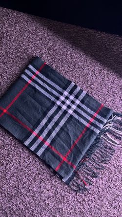 Burberry Scarf (throw Offers Or Trades Need Gone)