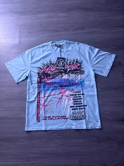 MEN’S GRAPHIC LIGHT BLUE TEE