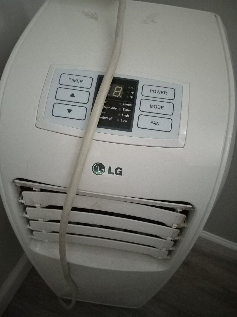 LG PORTABLE AIR CONDITIONER