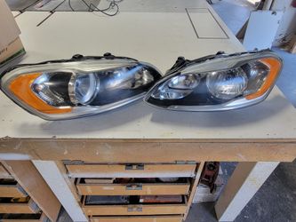 2017 Volvo XC60 headlights