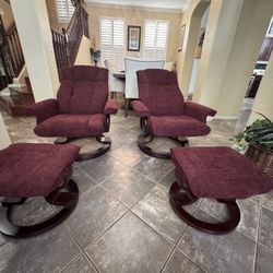 Beautiful Set Of Two Swivel Recliner With Match Ottomans In Excellent Condition 
