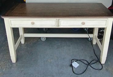 Pike & Main Table with Drawers