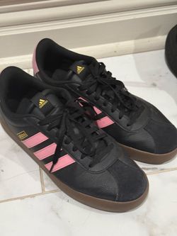 Adidas V1 court
