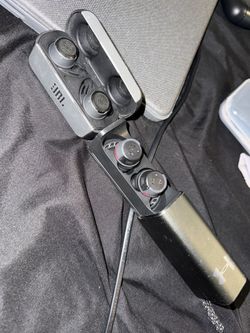 Jbl Under Armour Ear Buds Two Pairs