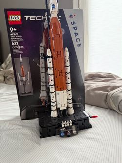 LEGO NASA Artemis Space Launch Rocket