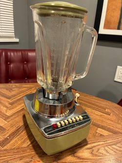 Mid Century Sears Blender. It works great. All original. The cord tucks into a back compartment. Very cool