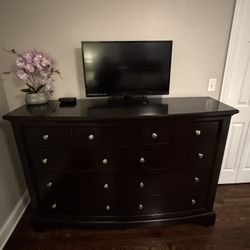 5 Piece Queen Size Bedroom Set