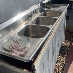 Comercial Sink. 200$