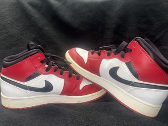 Air Jordan 1 Mid Red/White/Black – Great Condition – Size 5Y