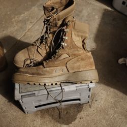 Military Boots Size 7R