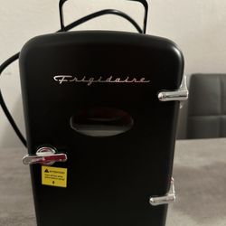 Mini Frigidaire Refrigerator 