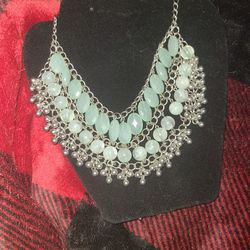 Never Used Light Green And Siver Necklace