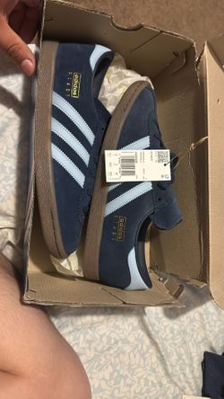 Adidas Stadt size 8 1/2 mens