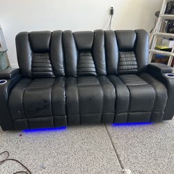 Power Reclining Home Theater Seating - LED / USB / Console - Excellent Comfort