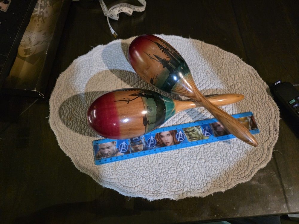 MARACAS PAIR SHAKERS WOOD VGC $15 ONLY FIRM