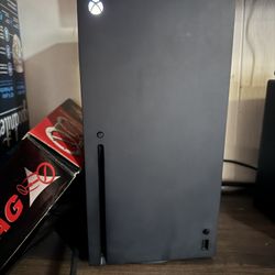 Xbox Series X With Xbox Elite Series 2 Core Wireless Controller