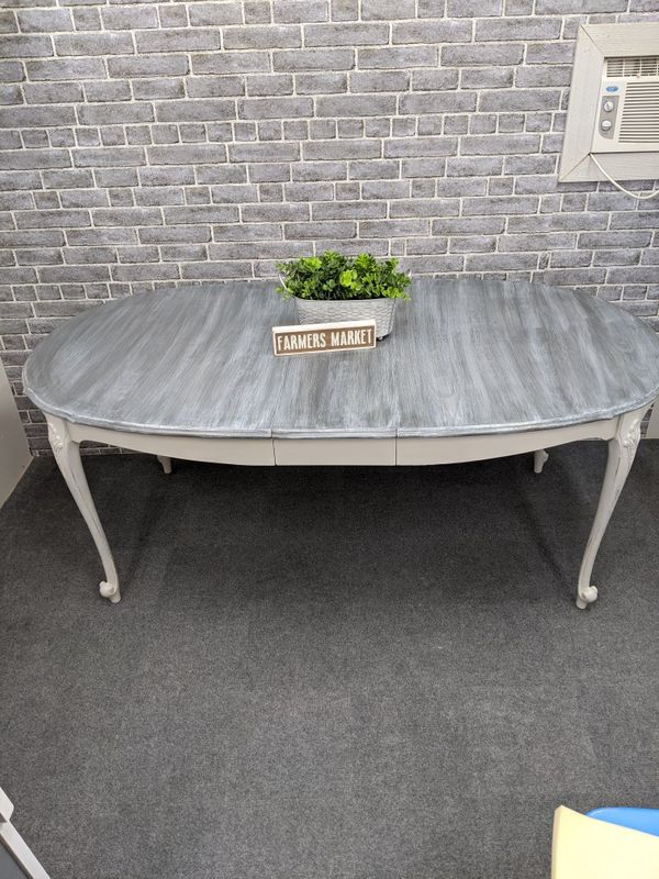 Kitchen table ( NO CHAIRS) for Sale in Cottage Grove, OR - OfferUp