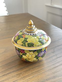 Thai Benjarong Porcelain Ginger Jar Hand Painted Green Floral Design Gold Trim