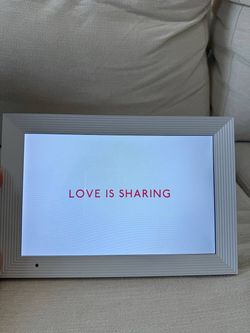 NEW 10.1” WiFi Digital Photo Frame – White