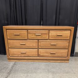 Stanley Furniture - Seven-Drawer Vintage Dresser in Golden Oak