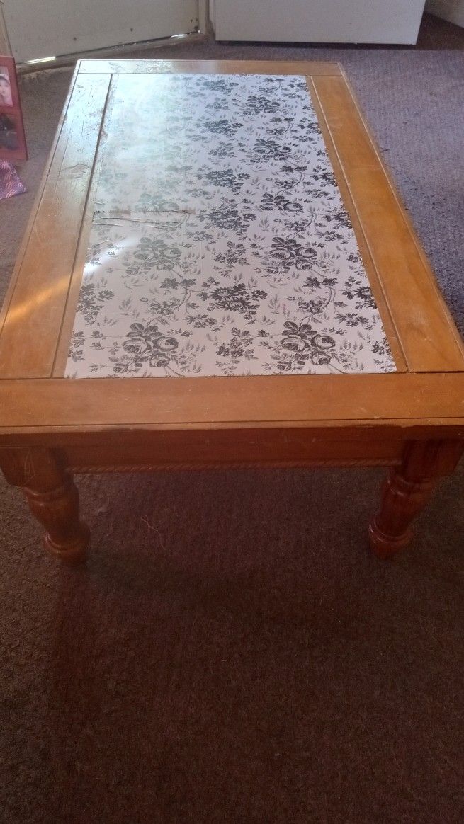 Wood Coffee Table Good Condition $40.00