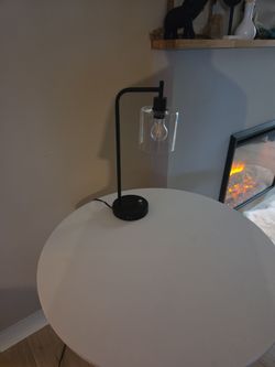 Lamp w/ usb plugs