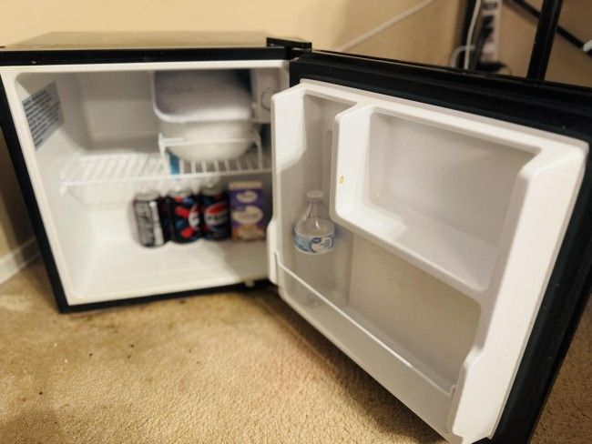 Artic King Mini Fridge