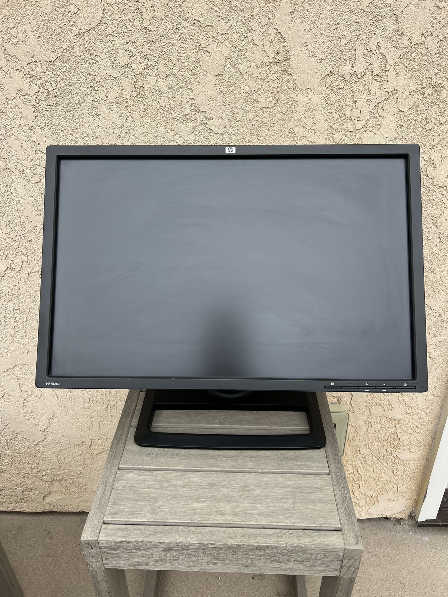 HP 28” Monitor