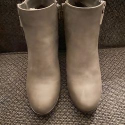 Woman’s Size 7 Vera Wang Boots Brand New!!!