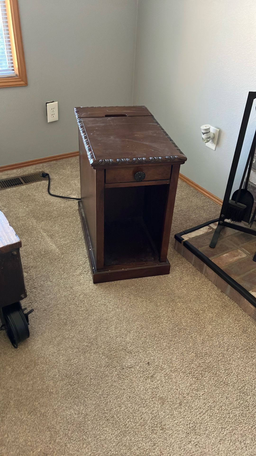 End Table W/ Outlets And USB