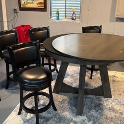 Poker Table And 4 Chairs. 