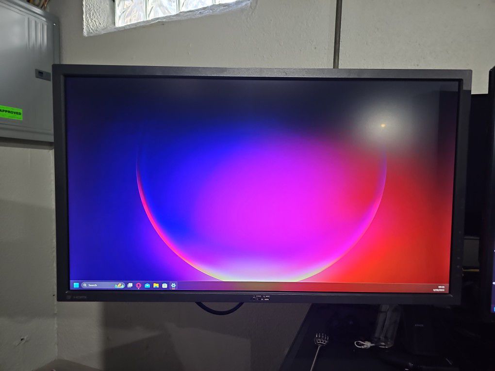Ultra Wide Gaming Monitor