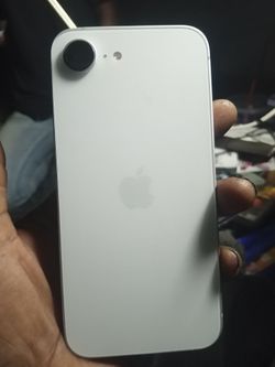 iPhone 16e