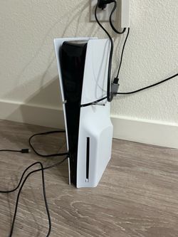 PS5 Slim Disc 2 controllers