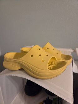 Yellow Crocs Women Size 7 Slippers Foot Support