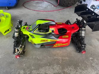 Hb racing d819rs 1/8th nitro buggy