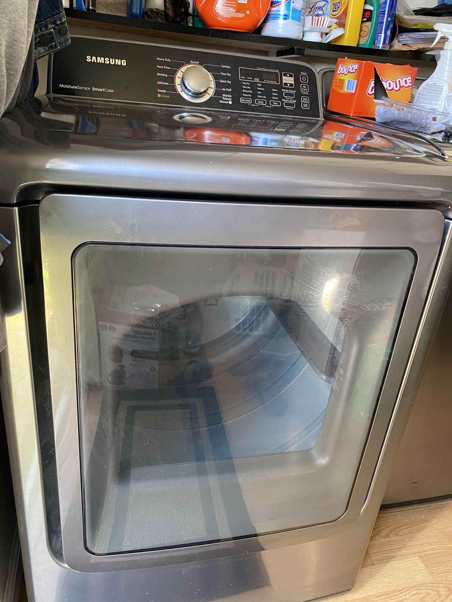 Samsung Electric Dryer 4 years old. (Does not heat)