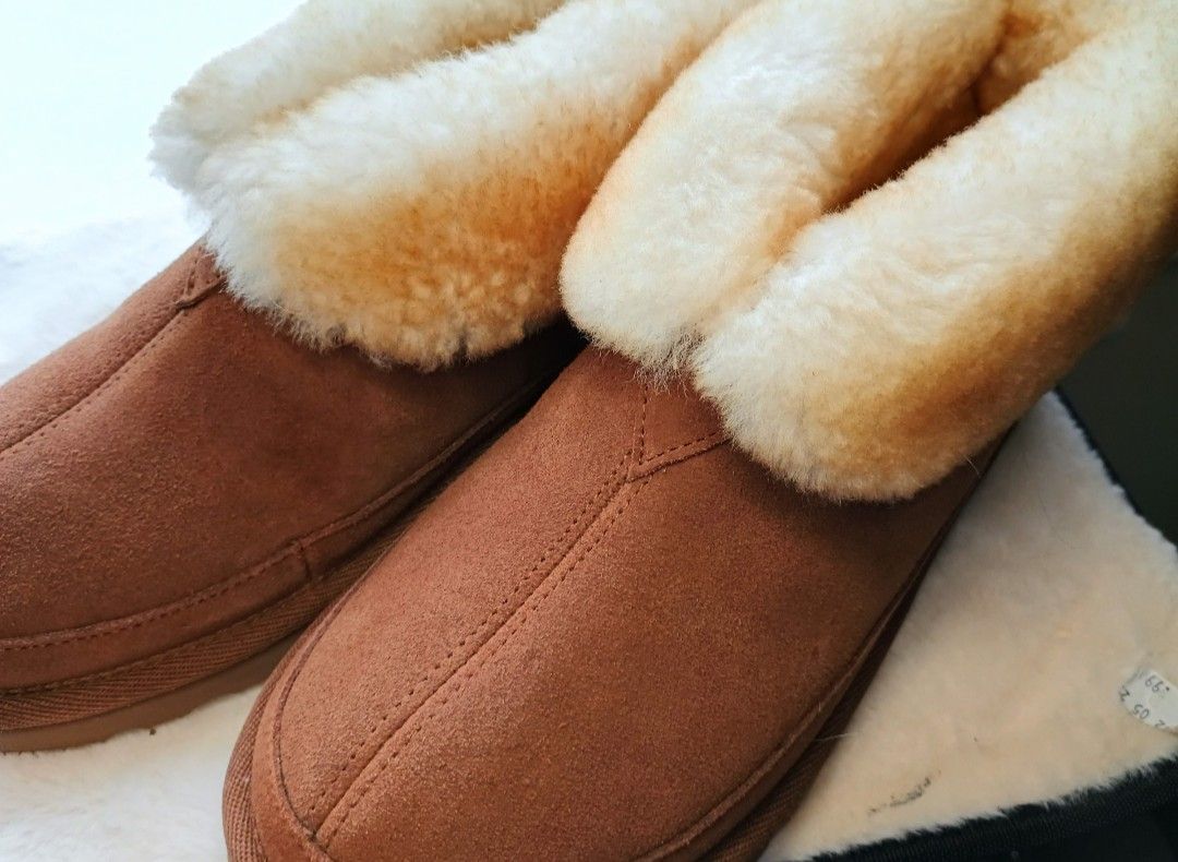 Like new pair of M sz 10 suede Pamir natural sheepskin and shearling boot Slippers, mens warm boots, Moccasin Boots, Indoor/Outdoor, Memory Foam