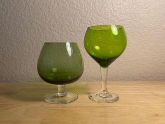 2 Vintage Avocado Green Cordial Stemmed Glasses Brandy Snifter Wine Goblet Mid Century Modern