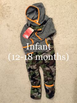NORTH FACE / SOFT Baby Onesie Fuzzy Fleece Sweatshirt Jacket Coat  / Infant (12-18 months) / Retails $100 +Tax / Brand New w/ Tags! / Camo & Grey