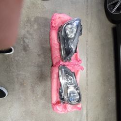 2012-15 MERCEDES C-CLASS (W204) Headlamp Set (left and right)