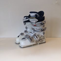 Women's Salomon Ski Boots Size 24 (Women's 7.5) 