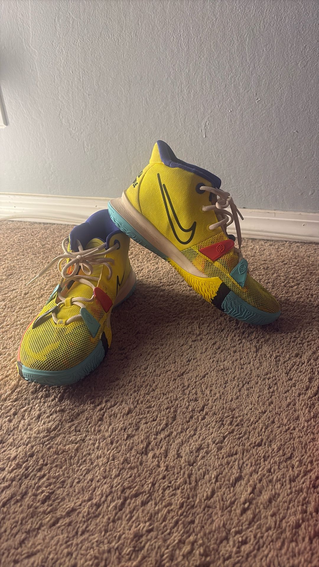 Yellow Nike Kyrie World 1 Basketball Shoes