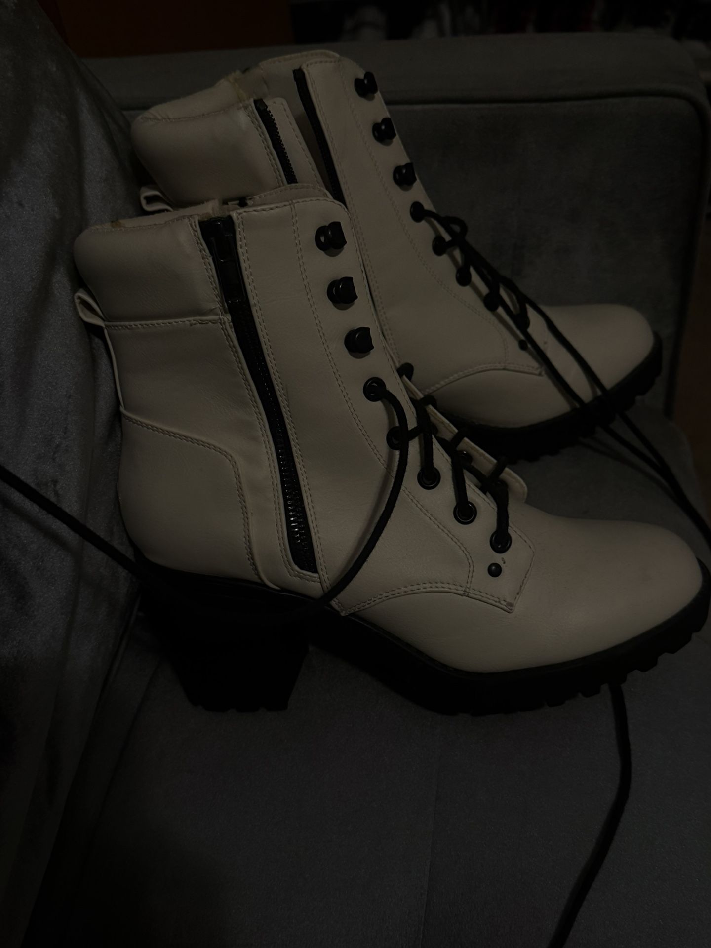 Size 9 Women Off White MIA Amina Lug Sole Combat Boot